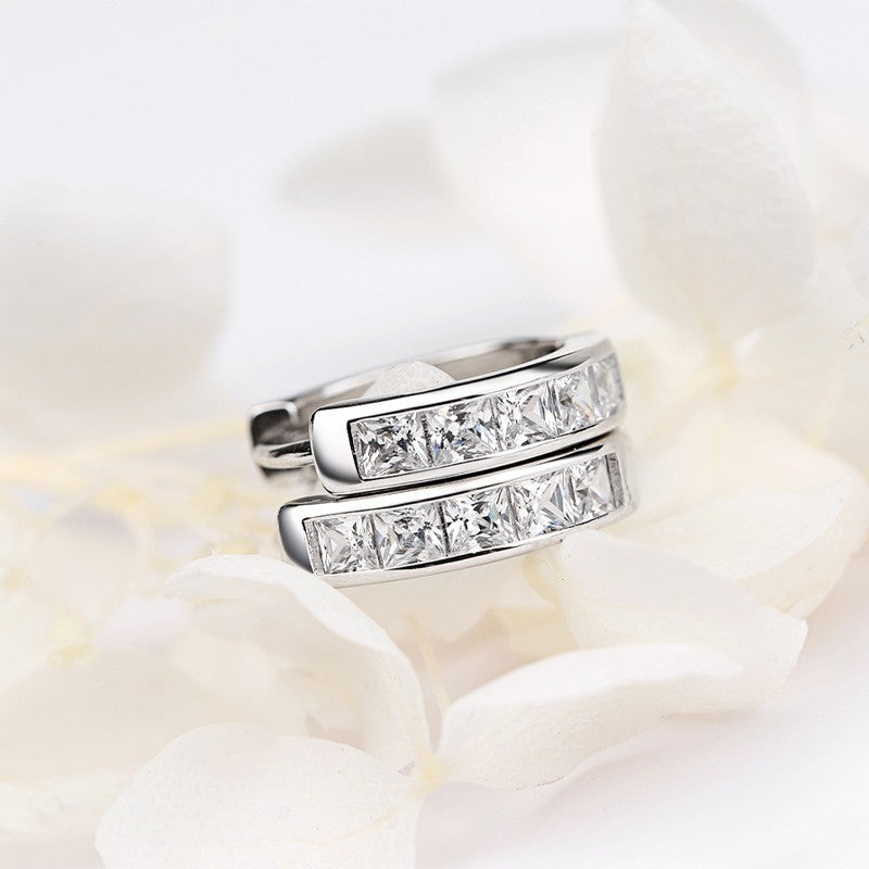 🌟Veyla 18k White Gold Plated Silver Huggie Hoop Earrings for Women with Simulated Diamond Crystals🌟