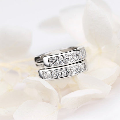 🌟Veyla 18k White Gold Plated Silver Huggie Hoop Earrings for Women with Simulated Diamond Crystals🌟